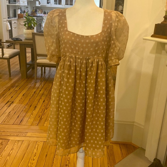 En Saison Meline Poplin Babydoll Dress in taupe with polka dots. Size Large - Picture 4 of 11
